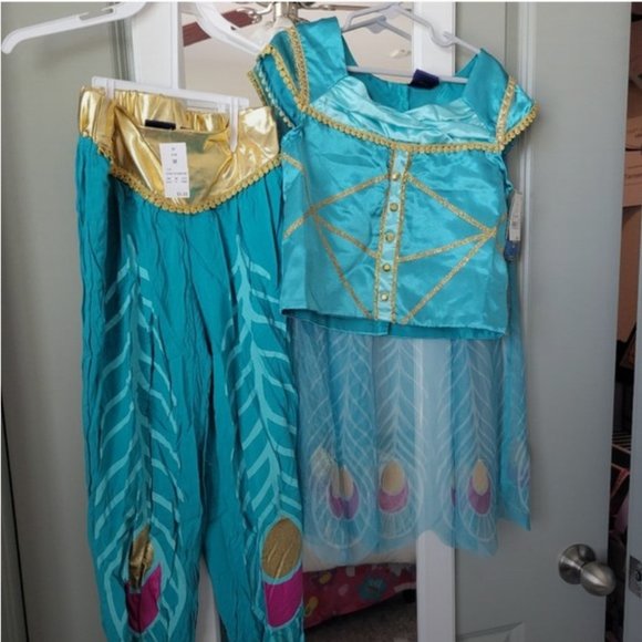 New Disney Aladdin Jasmine costume outfit - Picture 1 of 3